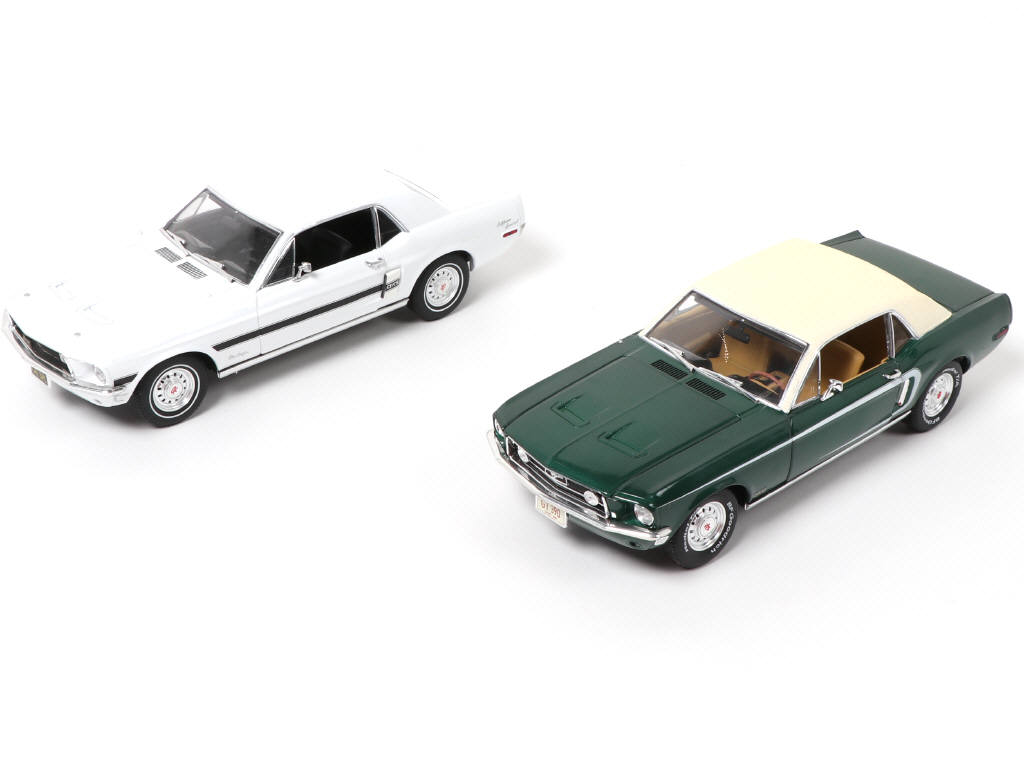 Lot 219 - GREENLIGHT COLLECTIBLES (2)