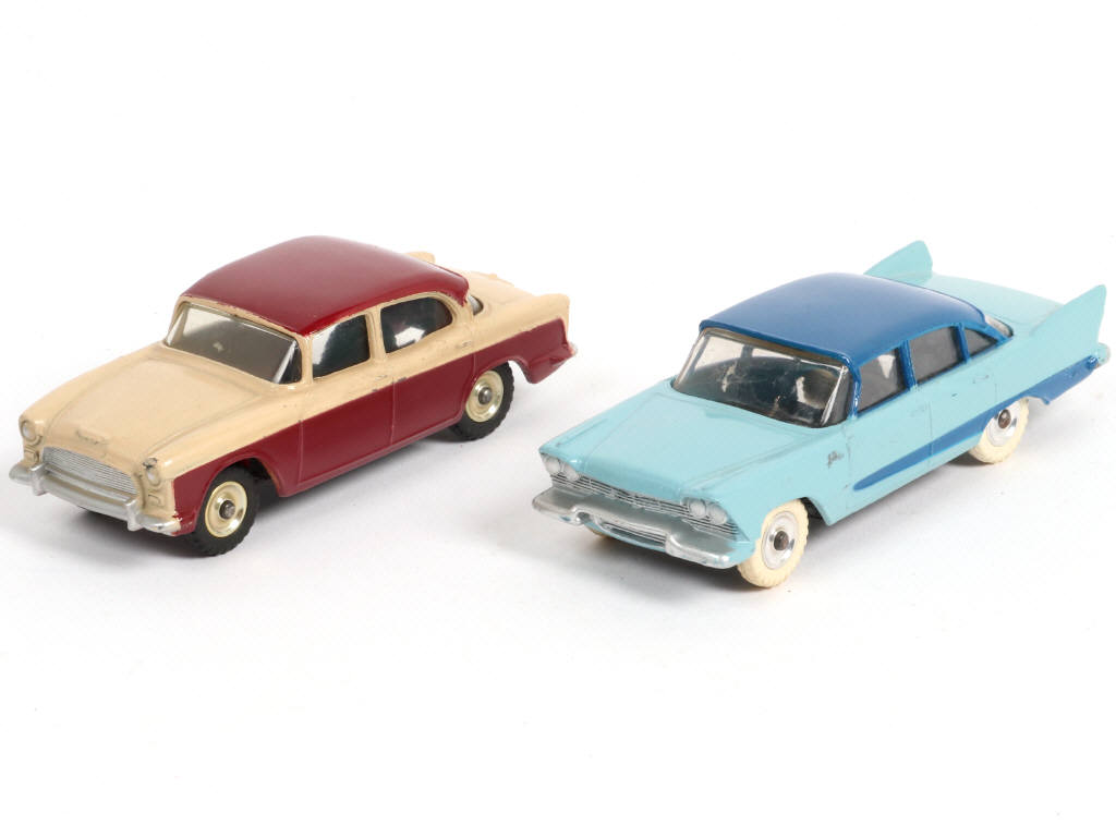 Lot 264 - DINKY TOYS (GB) (2)