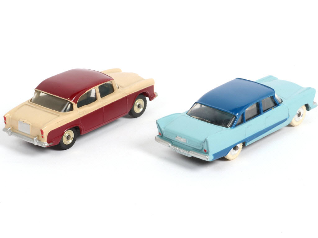 Lot 264 - DINKY TOYS (GB) (2)