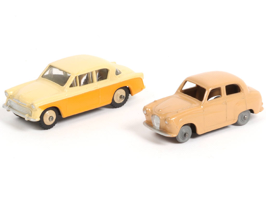 Lot 260 - DINKY TOYS (GB) (2)