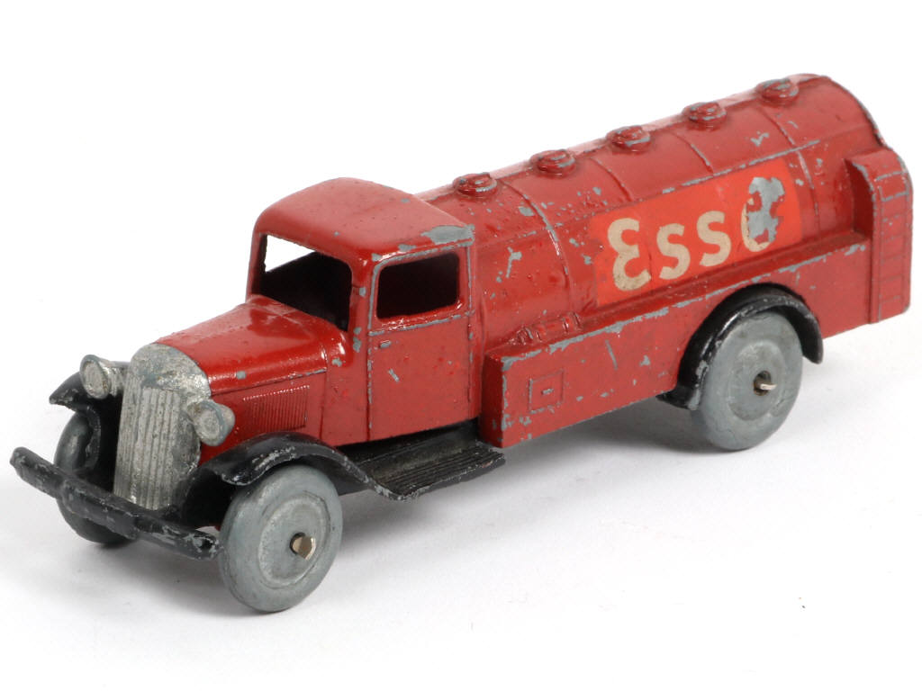 Lot 302 - DINKY TOYS (FRANCE) (1)