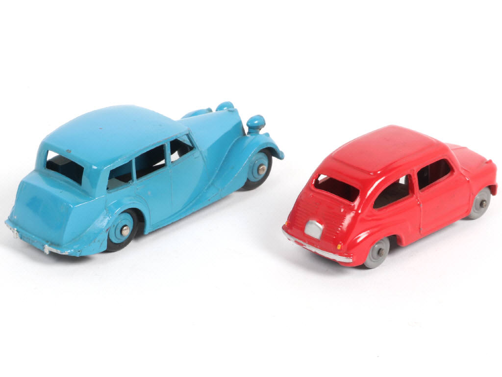 Lot 263 - DINKY TOYS (GB) (2)