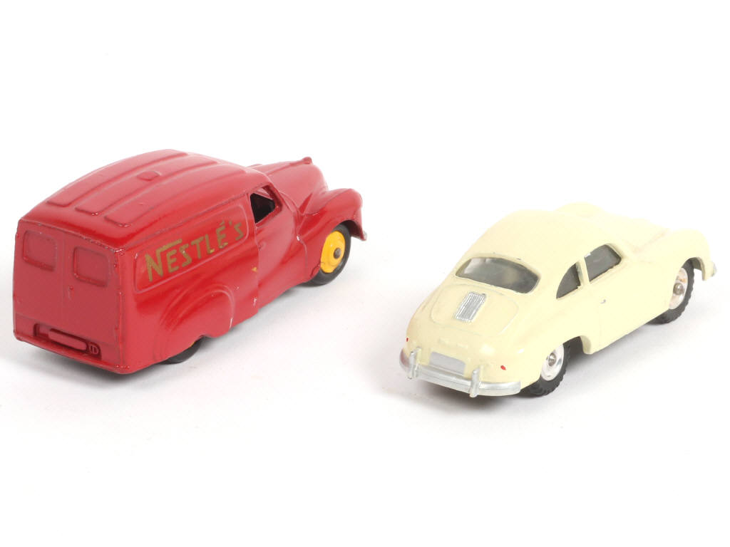 Lot 269 - DINKY TOYS (GB) (2)