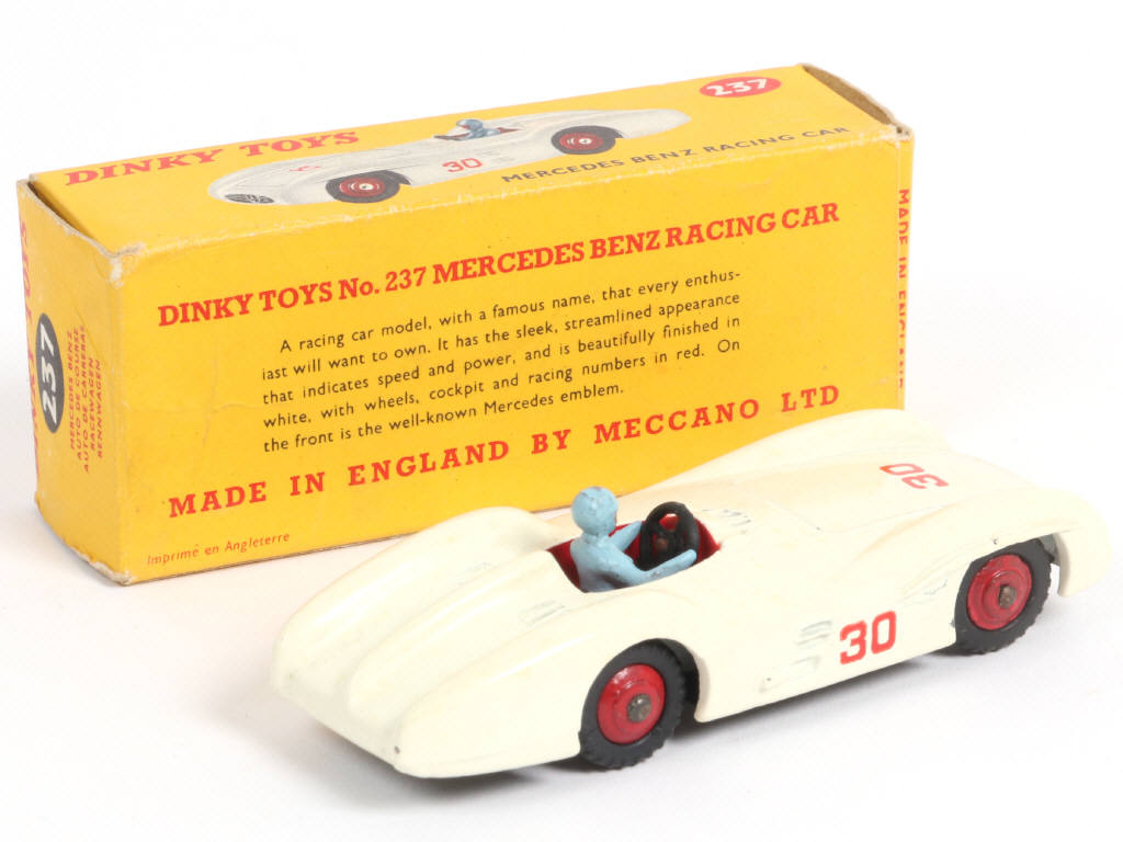 Lot 269 - DINKY TOYS (GB) (1)