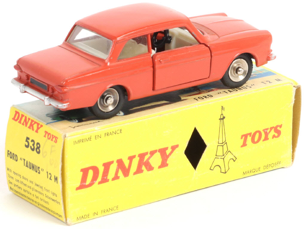 Lot 335 - DINKY TOYS (FRANCE) (1)