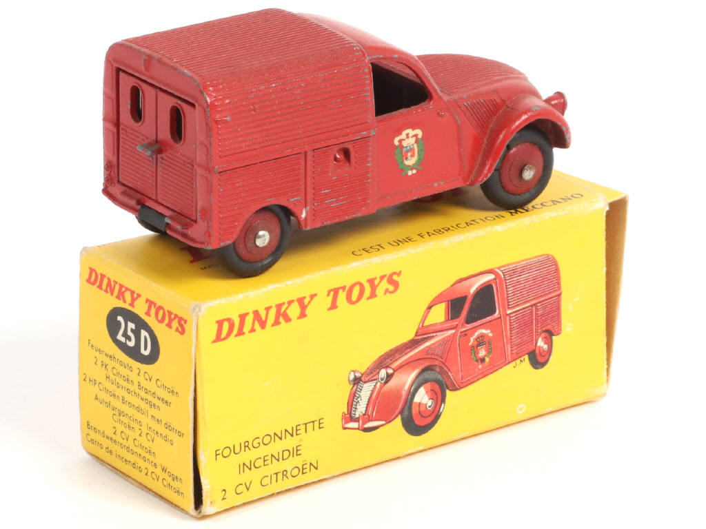Lot 358 - DINKY TOYS (FRANCE) (1)
