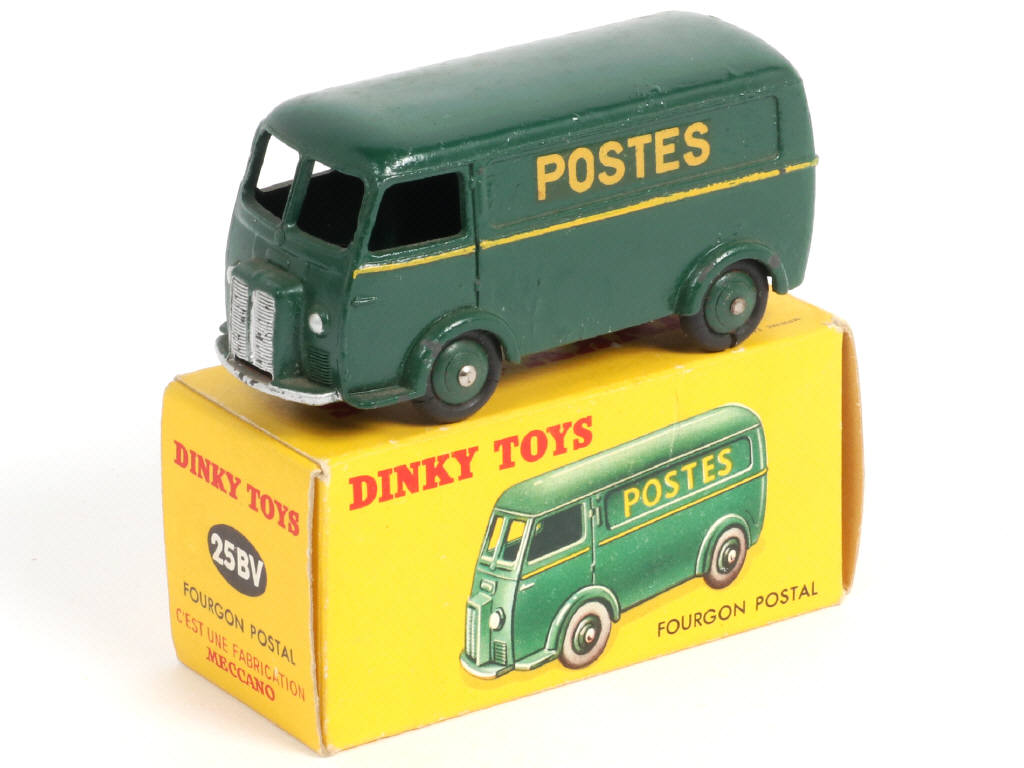Lot 370 - DINKY TOYS (FRANCE) (1)