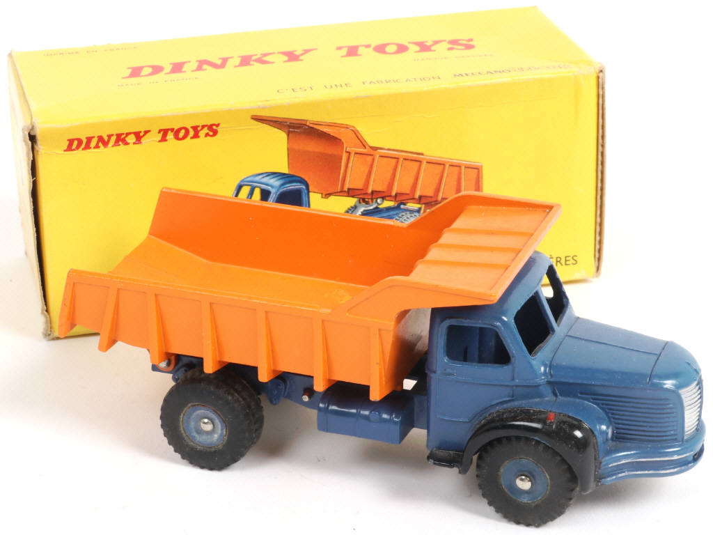 Lot 374 - DINKY TOYS (FRANCE) (1)