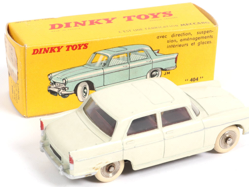 Lot 346 - DINKY TOYS (FRANCE) (1)