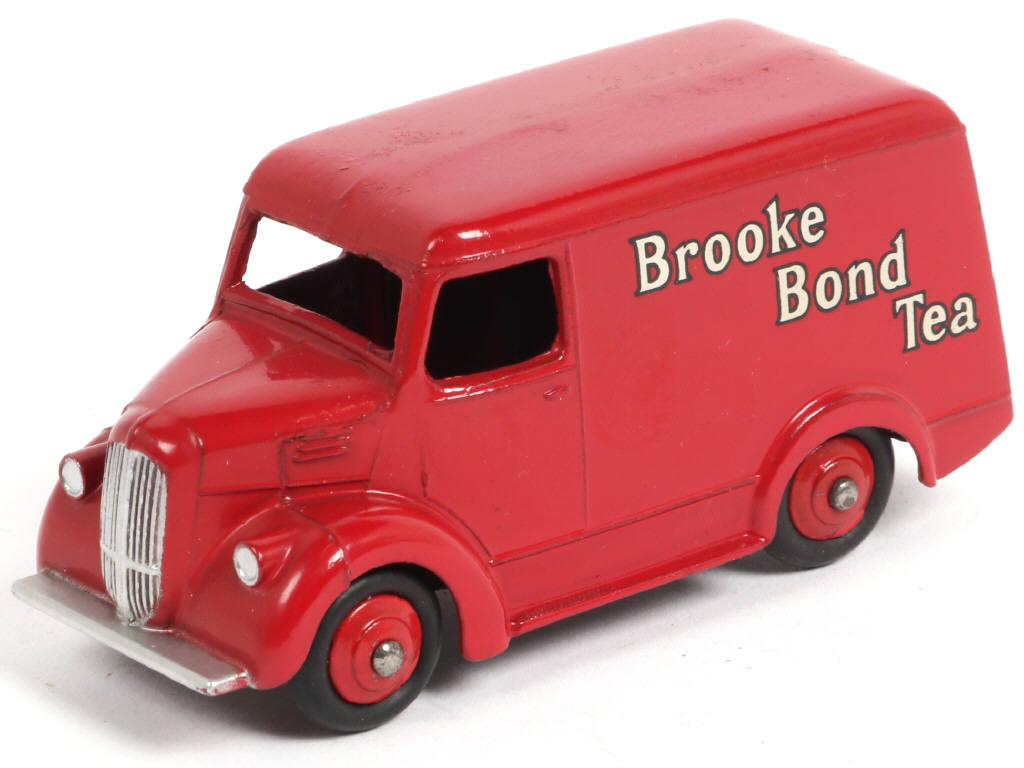 Lot 260 - DINKY TOYS (GB) (1)