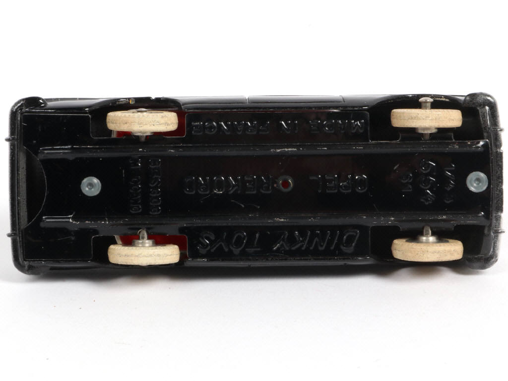 Lot 319 - DINKY TOYS (FRANCE) (1)