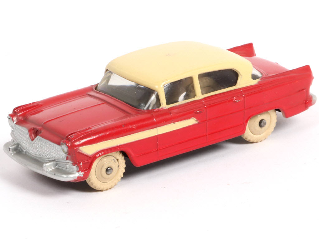 Lot 252 - DINKY TOYS (GB) (1)