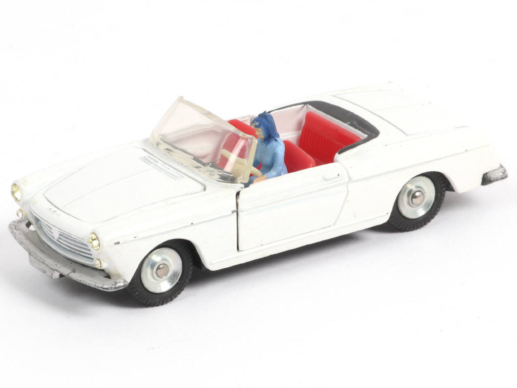 Lot 323 - DINKY TOYS (FRANCE) (1)