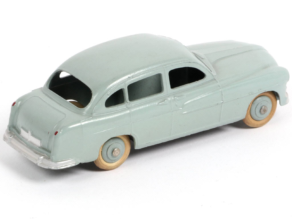 Lot 304 - DINKY TOYS (FRANCE) (1)