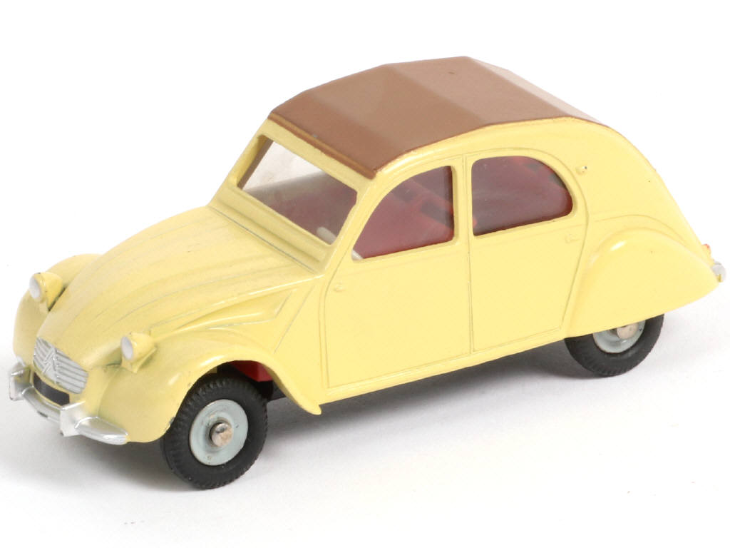 Lot 328 - DINKY TOYS (FRANCE) (1)