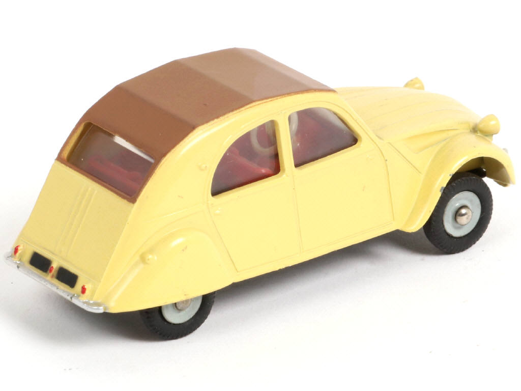 Lot 328 - DINKY TOYS (FRANCE) (1)