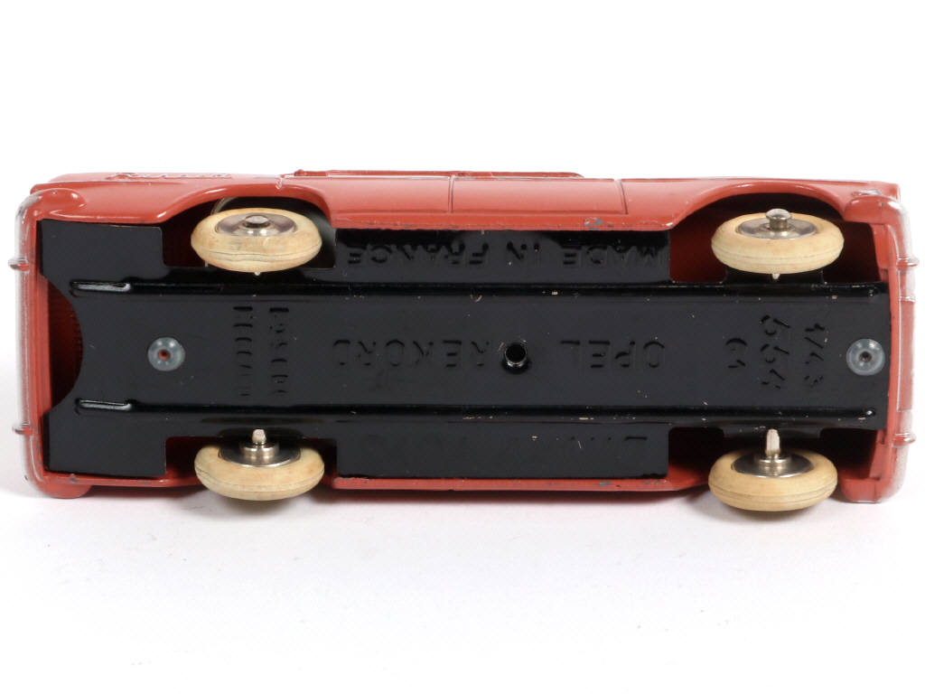 Lot 329 - DINKY TOYS (FRANCE) (1)