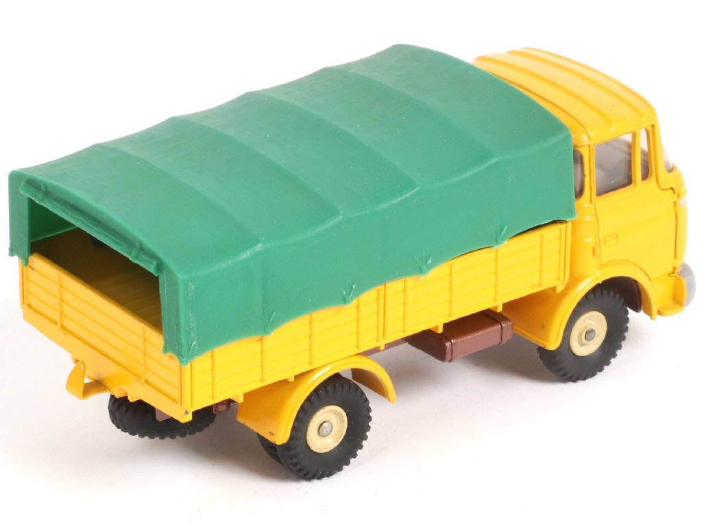 Lot 345 - DINKY TOYS (FRANCE) (1)