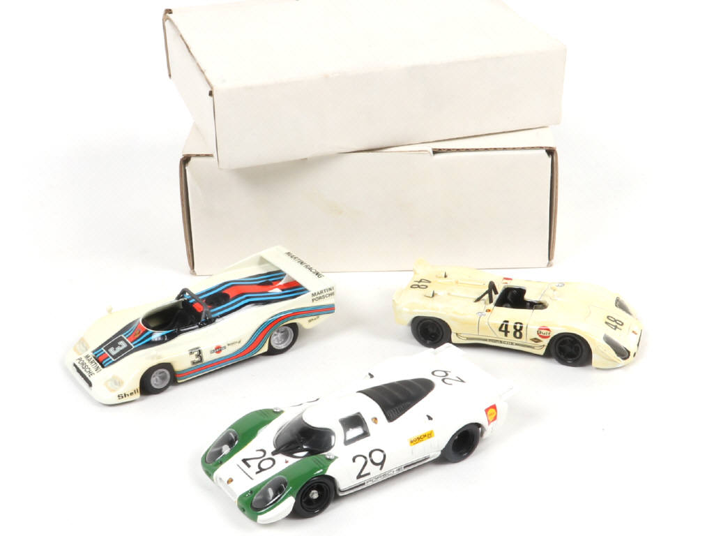 Lot 56 - DIVERS (3)