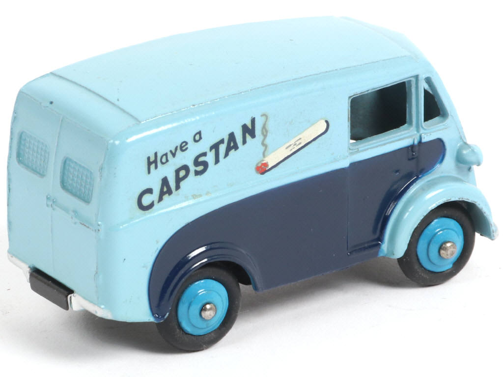 Lot 253 - DINKY TOYS (GB) (1)