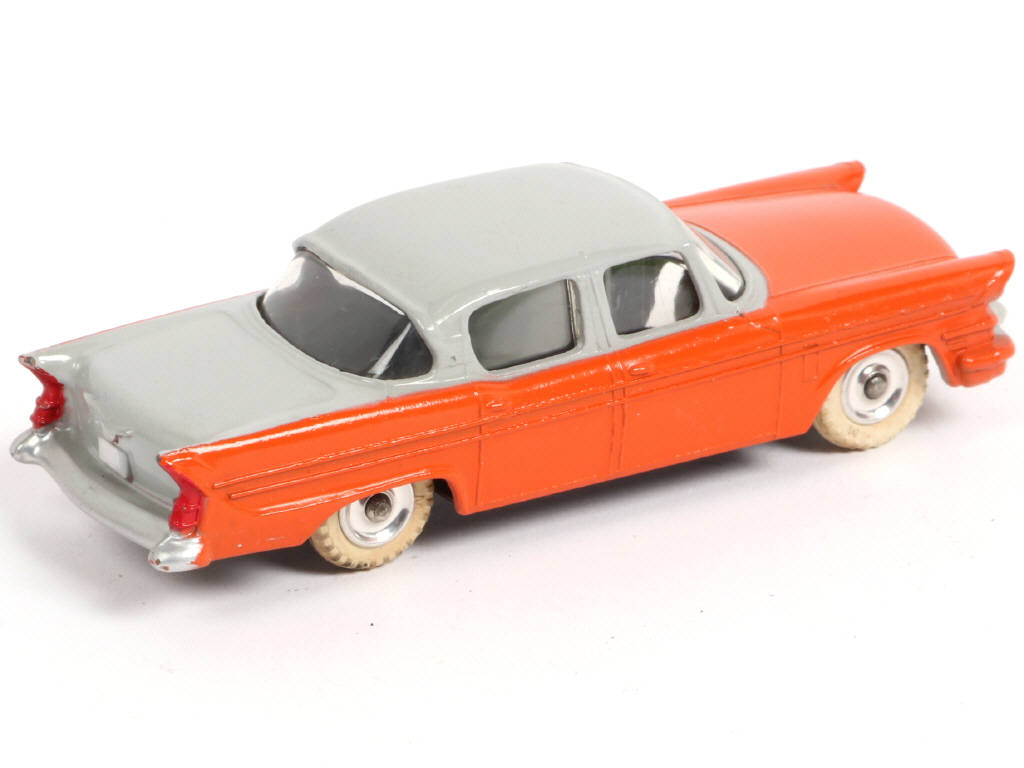 Lot 244 - DINKY TOYS (GB) (1)