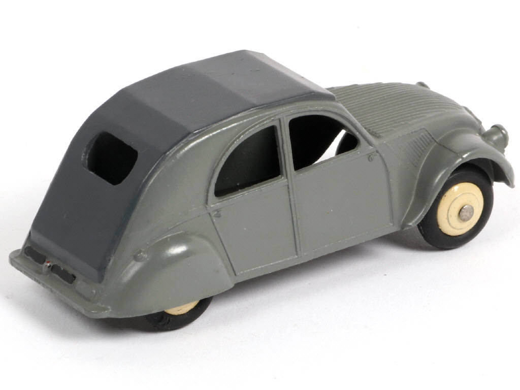 Lot 297 - DINKY TOYS (FRANCE) (1)