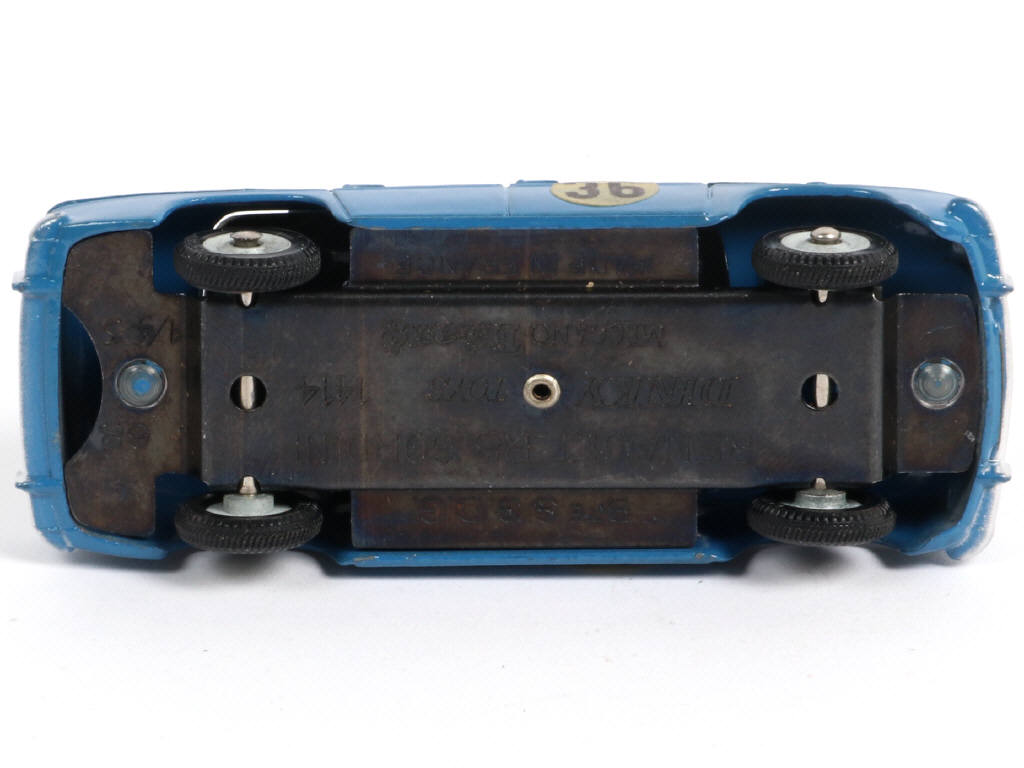 Lot 330 - DINKY TOYS (FRANCE) (1)