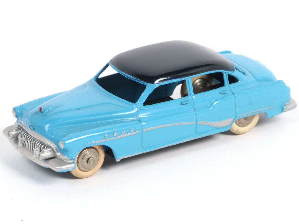 Lot 302 - DINKY TOYS (FRANCE) (1)