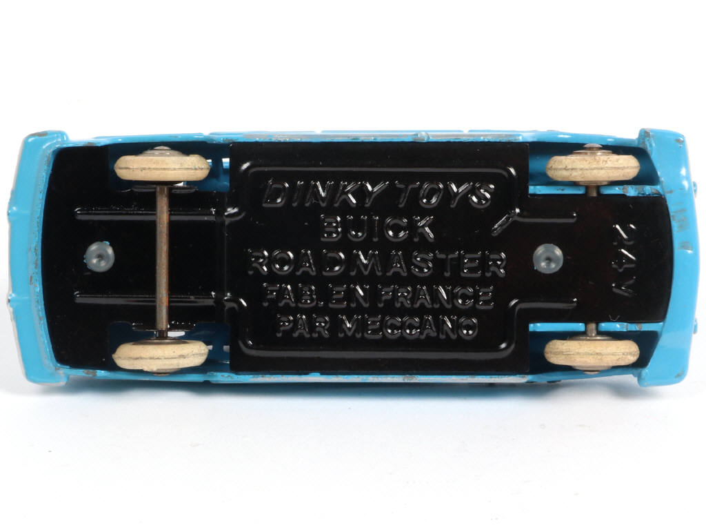 Lot 302 - DINKY TOYS (FRANCE) (1)