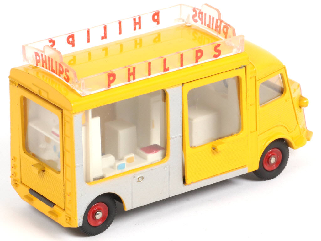 Lot 342 - DINKY TOYS (FRANCE) (1)