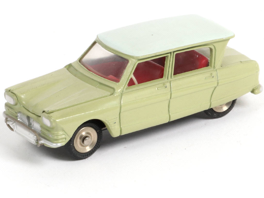 Lot 327 - DINKY TOYS (FRANCE) (1)