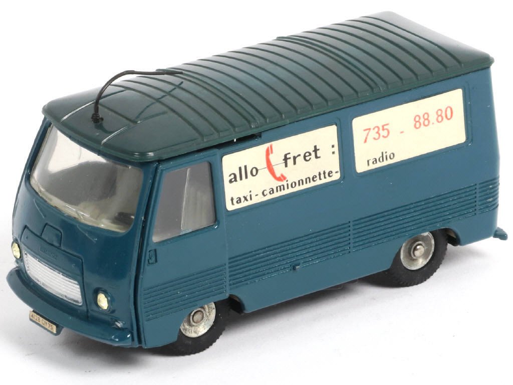Lot 339 - DINKY TOYS (FRANCE) (1)