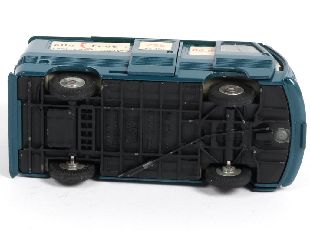 Lot 339 - DINKY TOYS (FRANCE) (1)