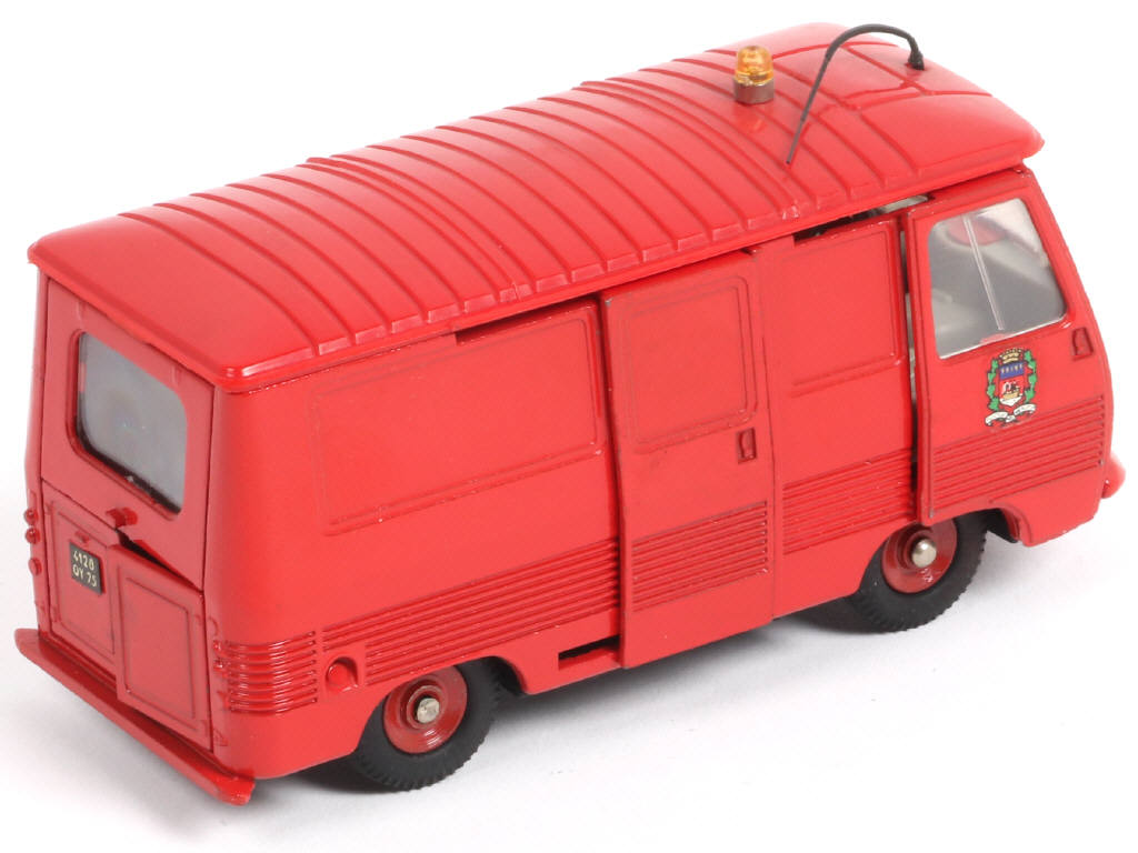 Lot 340 - DINKY TOYS (FRANCE) (1)