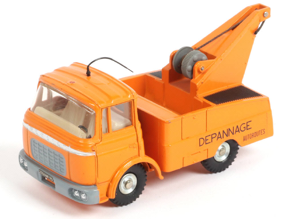 Lot 344 - DINKY TOYS (FRANCE) (1)