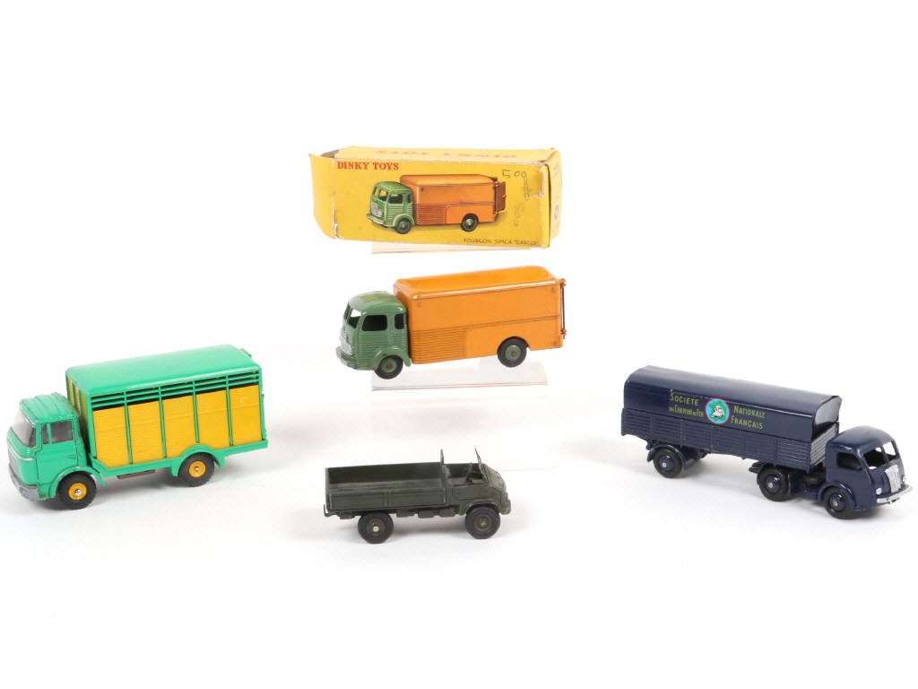 Lot 385 - DINKY TOYS (FRANCE) (4)