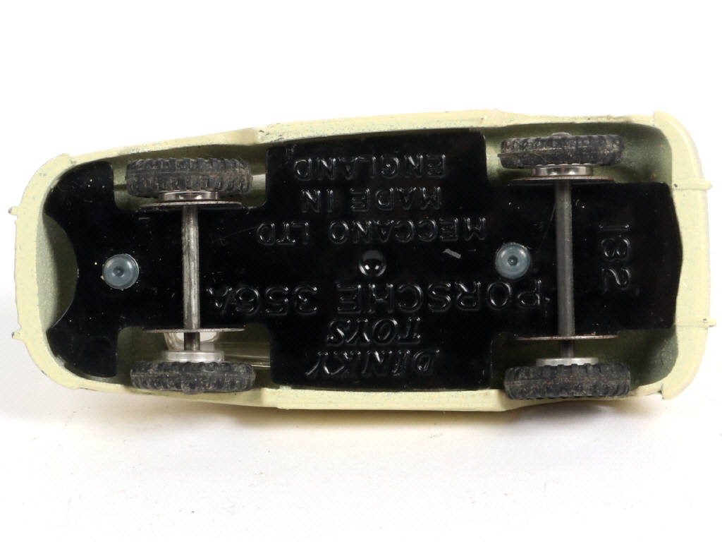 Lot 242 - DINKY TOYS (GB) (1)