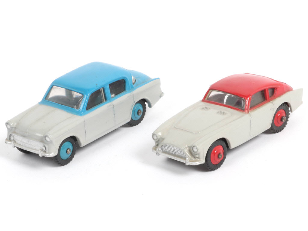 Lot 277 - DINKY TOYS (GB) (2)