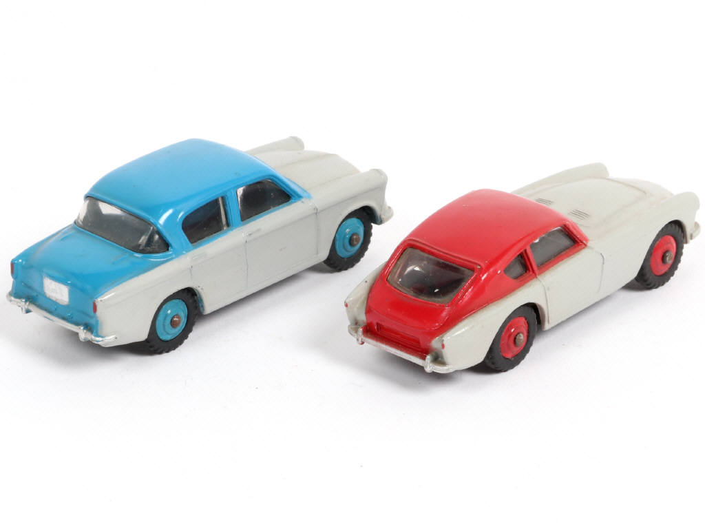 Lot 277 - DINKY TOYS (GB) (2)