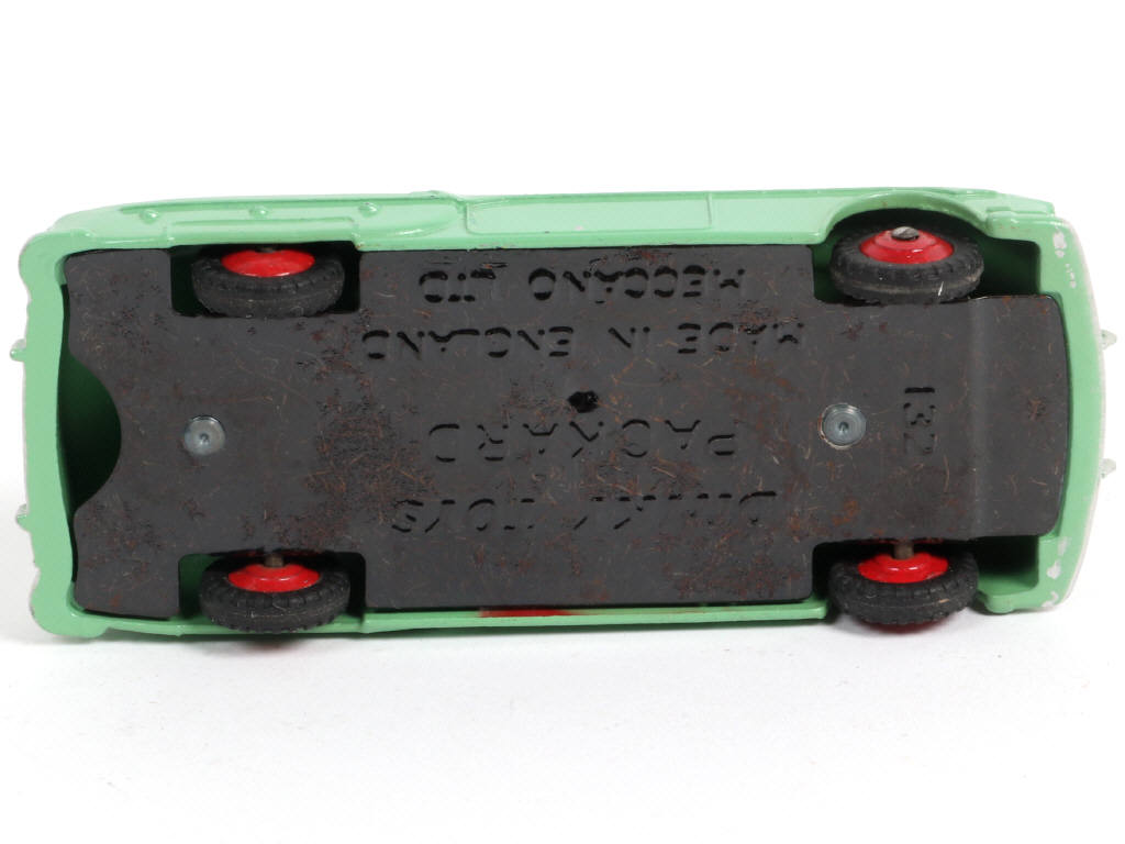 Lot 225 - DINKY TOYS (GB) (1)