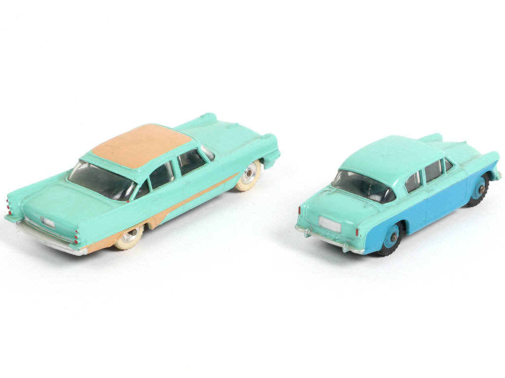 Lot 280 - DINKY TOYS (GB) (2)