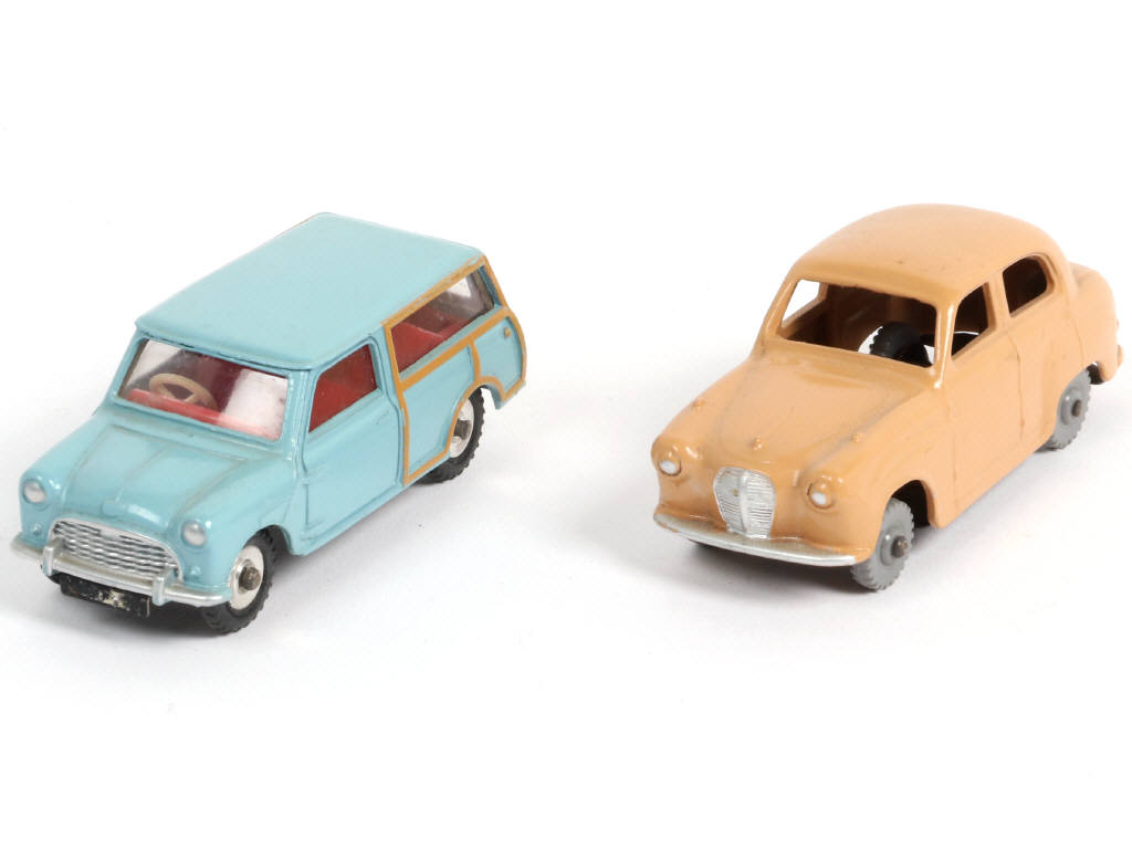 Lot 279 - DINKY TOYS (GB) (2)