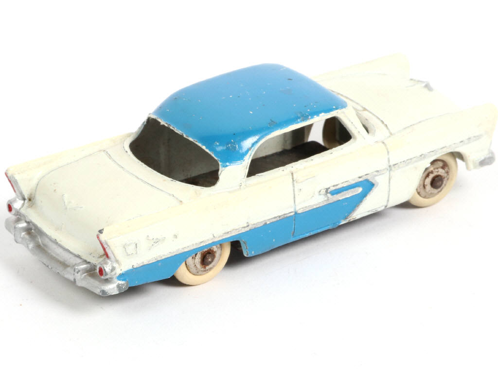 Lot 291 - DINKY TOYS (FRANCE) (1)