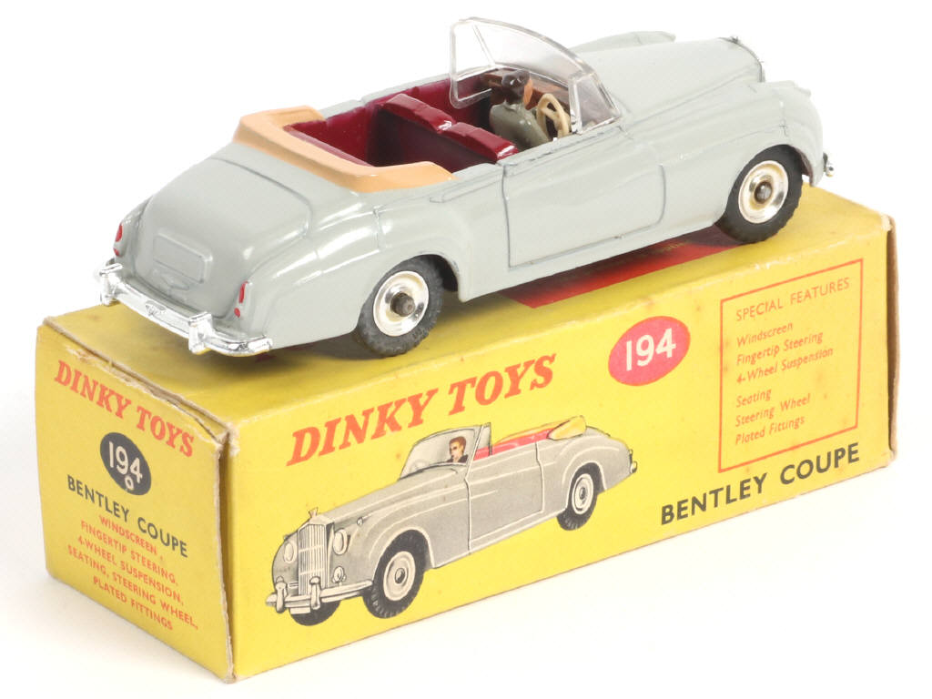 Lot 268 - DINKY TOYS (GB) (1)