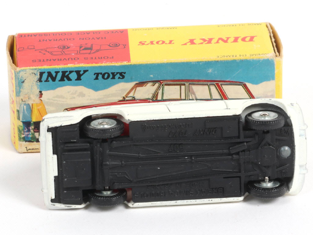 Lot 355 - DINKY TOYS (FRANCE) (1)