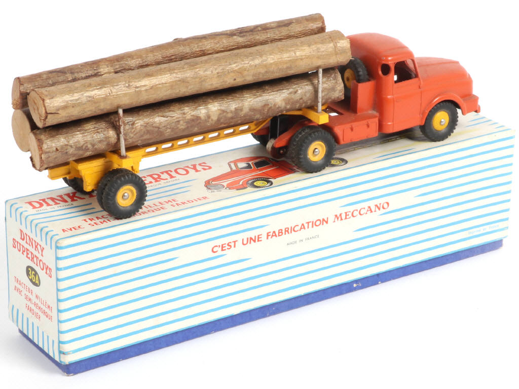 Lot 362 - DINKY TOYS (FRANCE) (1)