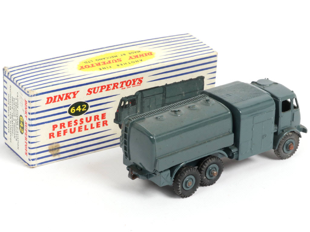 Lot 272 - DINKY TOYS (GB) (1)