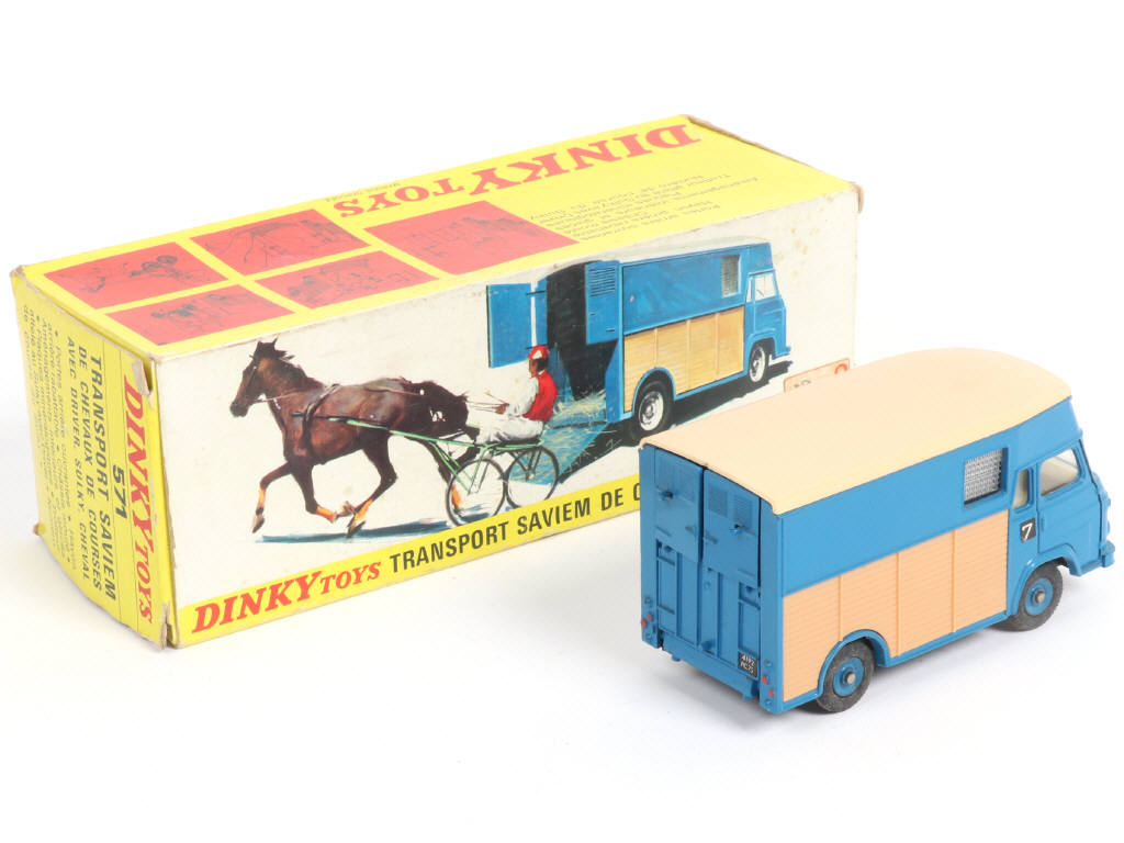 Lot 363 - DINKY TOYS (FRANCE) (1)