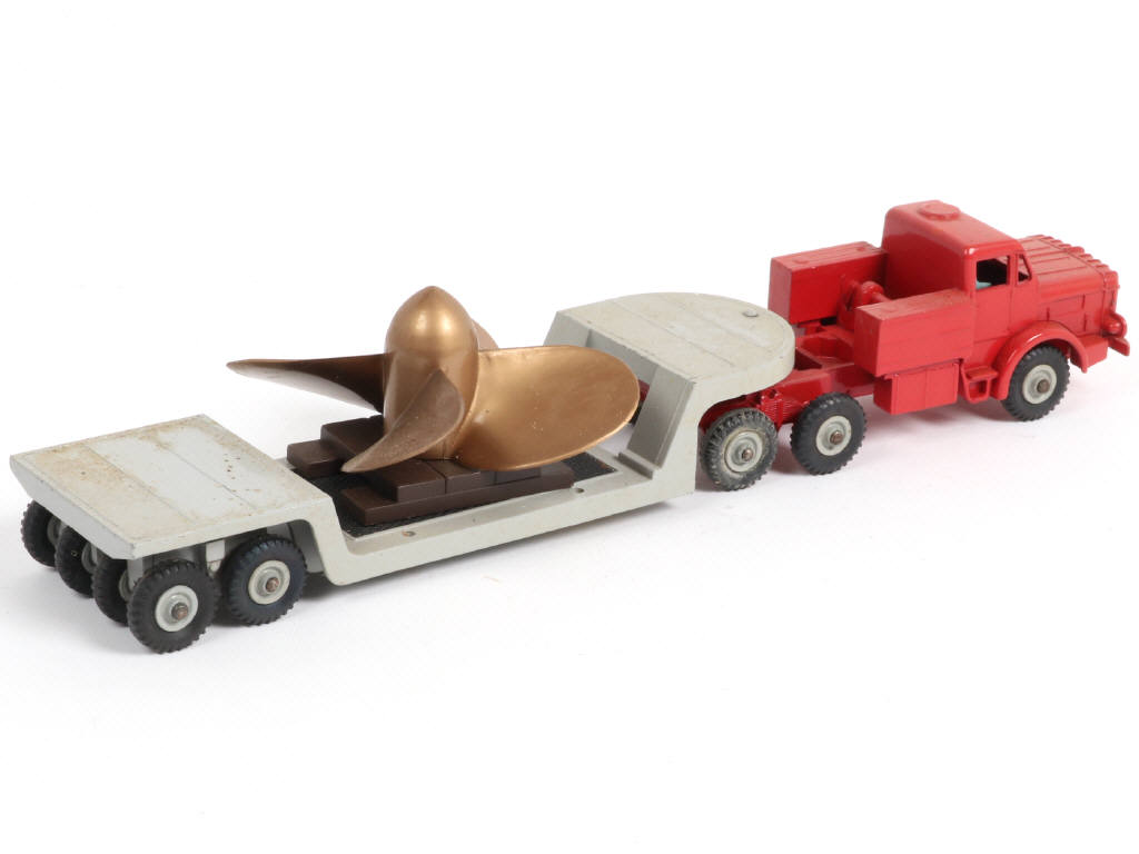 Lot 266 - DINKY TOYS (GB) (1)