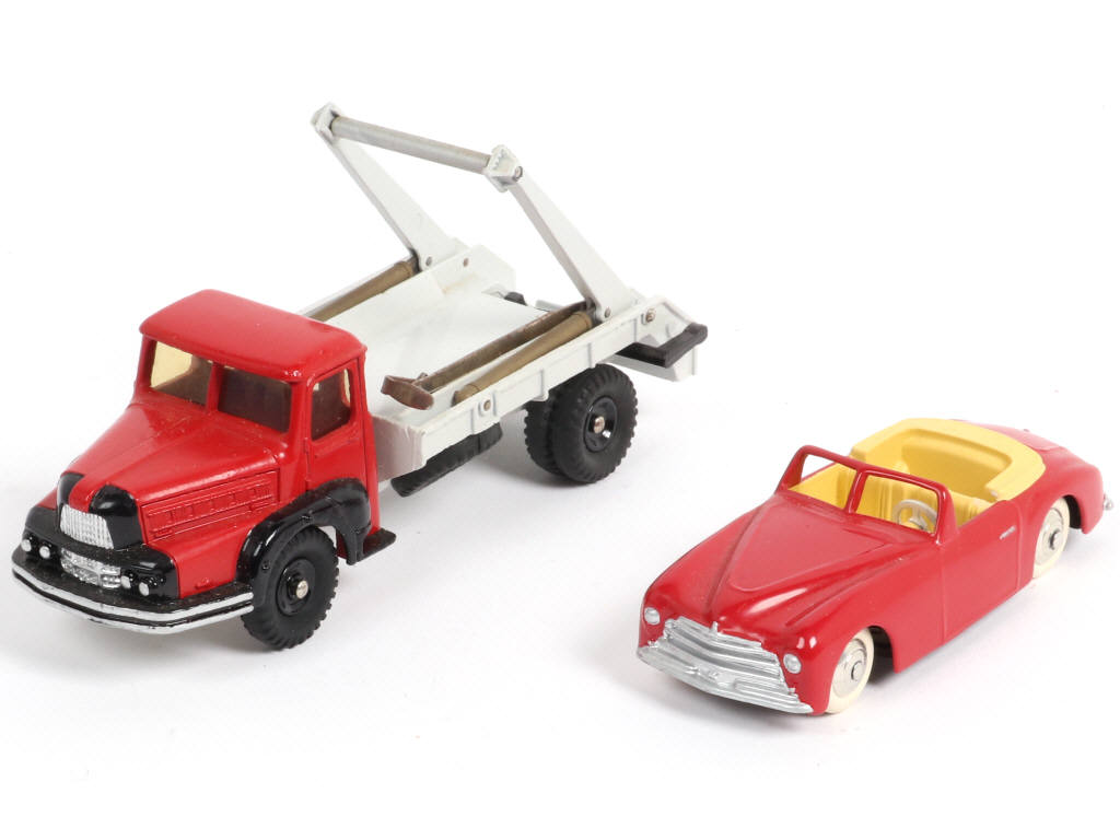 Lot 381 - DINKY TOYS (FRANCE) (2)